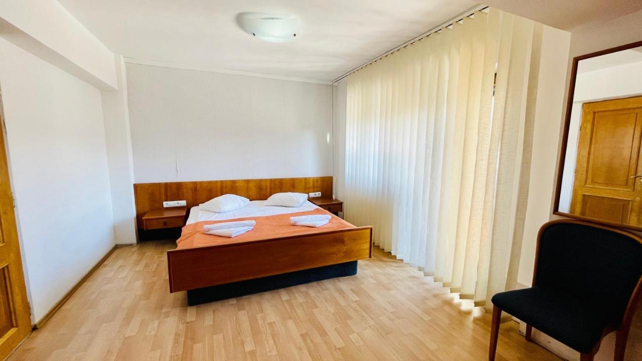 Pensiunea Luminita Buşteni Zewnętrze zdjęcie
